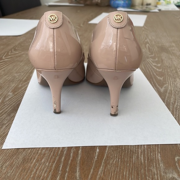 Michael Kors Dorothy Flex Tan Pumps Size 8 - Picture 4 of 11